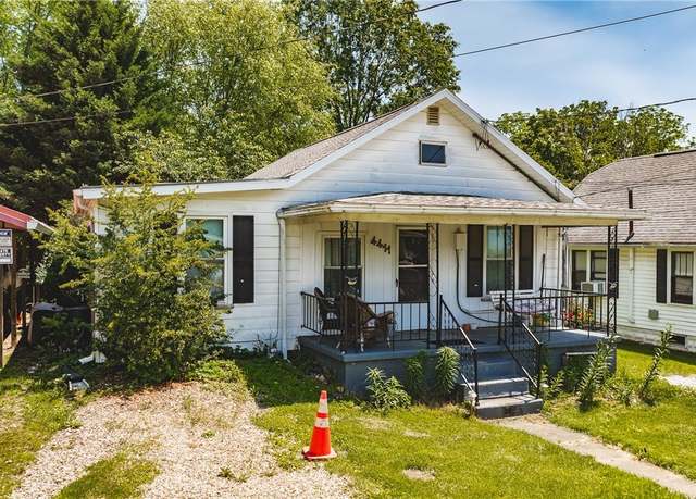 Property at 4411 17th Ave, Parkersburg, WV 26101, 3 beds, 1 bath