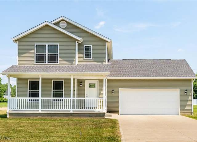 Property at 424 Whitetail Trl NE, Canton, OH 44704, 3 beds, 2.5 baths