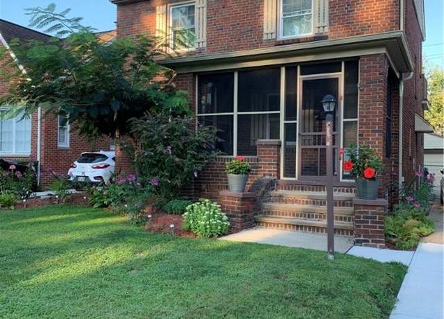 Property at 254 E 211th St, Euclid, OH 44123, 3 beds, 1.5 baths