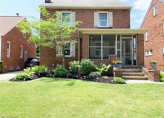 Property at 254 E 211th St, Euclid, OH 44123, 3 beds, 1.5 baths