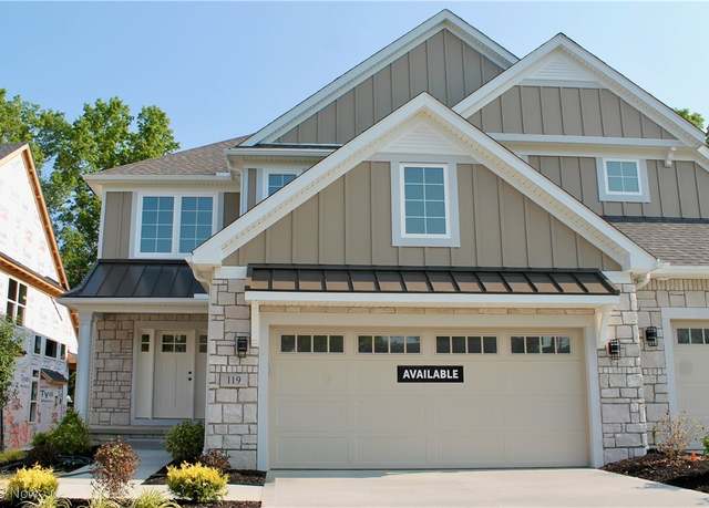 Property at 119 Town Centre Dr, Broadview Heights, OH 44147, 3 beds, 2.5 baths