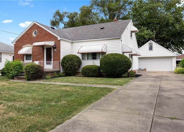Property at 1216 W 35th St, Lorain, OH 44053, 3 beds, 1.5 baths