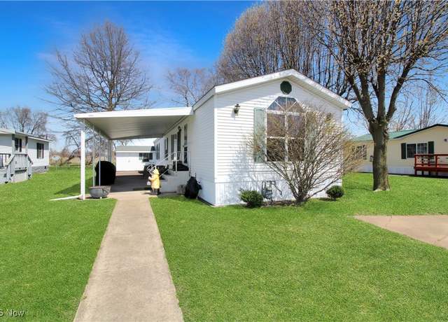 Property at 43 E Bass Crk, Marblehead, OH 43440, 3 beds, 2 baths