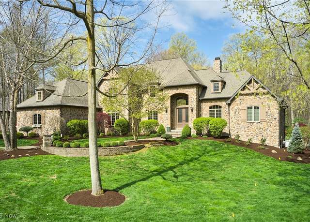 Property at 5645 Appian Way, Sharon, OH 44281, 5 beds, 5.5 baths