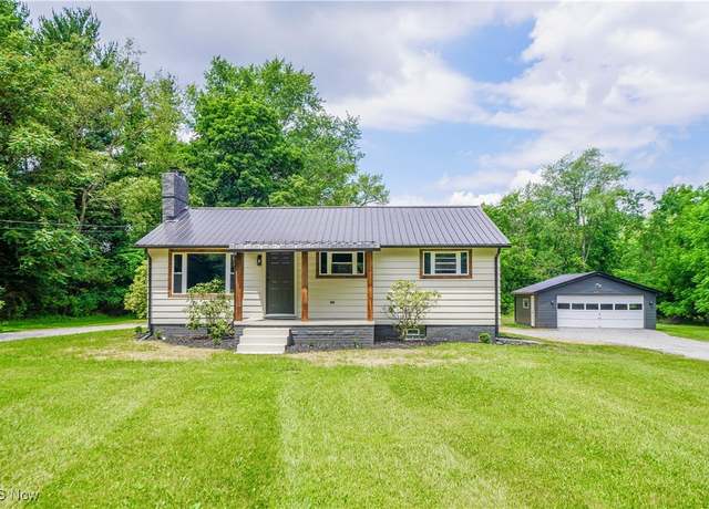 Property at 5589 Breezewood Dr NE, Canton, OH 44705, 3 beds, 1 bath