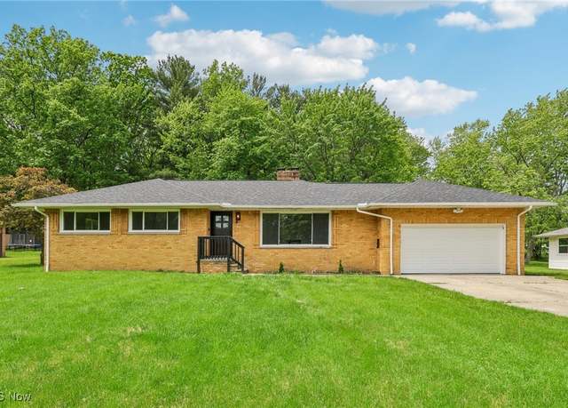 Property at 6862 Glenella Dr, Seven Hills, OH 44131, 3 beds, 2 baths