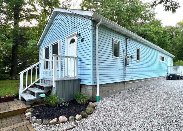 Property at 213 Turner Dr, Chardon, OH 44024, 2 beds, 1 bath
