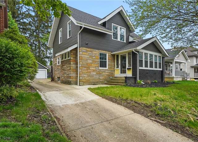 Property at 1096 Jefferson Ave, Akron, OH 44313, 4 beds, 2.5 baths