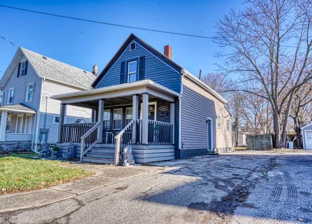 Property at 2613 Oakdale Ave, Lorain, OH 44055, 3 beds, 2 baths