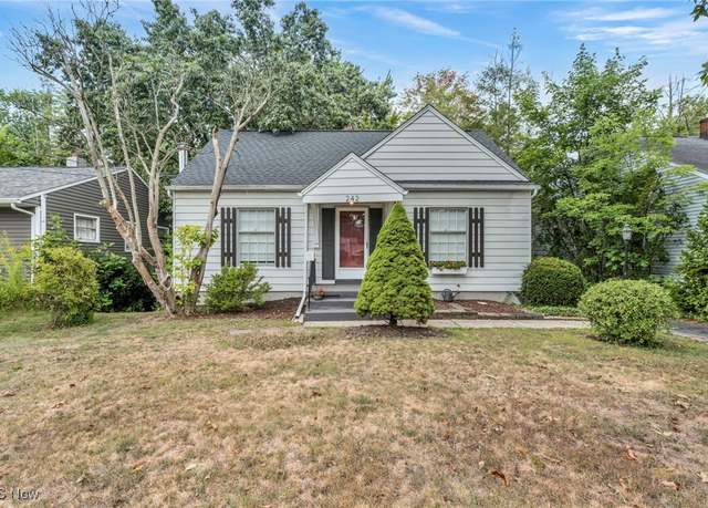 Property at 242 N Hawkins Ave, Akron, OH 44313, 3 beds, 1.5 baths