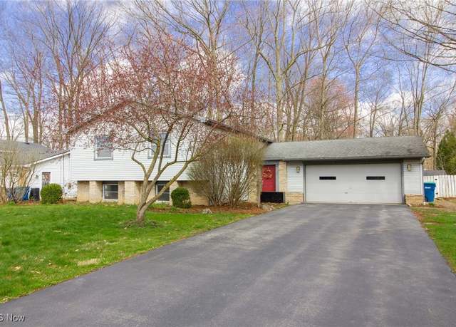 Property at 1159 Timbercrest St, Liberty, OH 44505, 4 beds, 2 baths