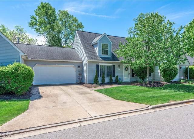 Property at 19329 Wheelers Ln, Strongsville, OH 44149, 2 beds, 2 baths