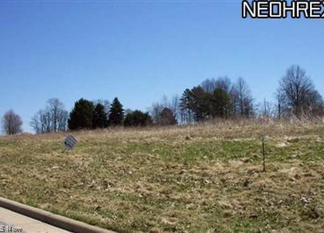 Property at 8015 Briarwood #6, Canfield, OH 44406
