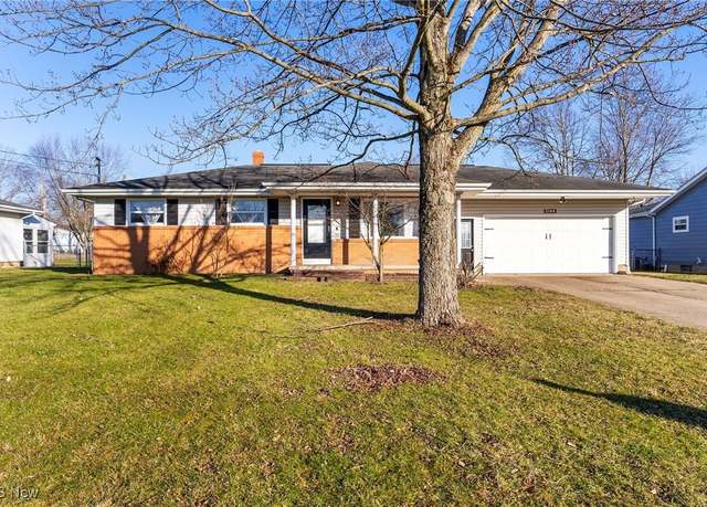 Property at 5144 Calla Ave NW, Warren, OH 44483, 3 beds, 2 baths
