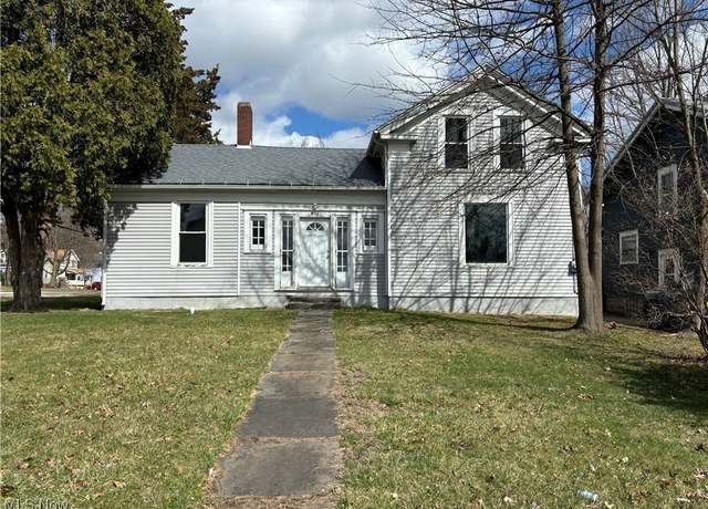 Property at 856 W Main St, Ravenna, OH 44266, 3 beds, 1 bath