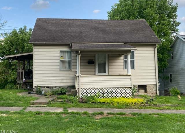 Property at 1206 Swann St, Parkersburg, WV 26101, 4 beds, 1 bath
