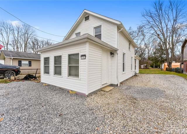 Property at 17512 Olive Ave, Lake Milton, OH 44429, 3 beds, 1 bath