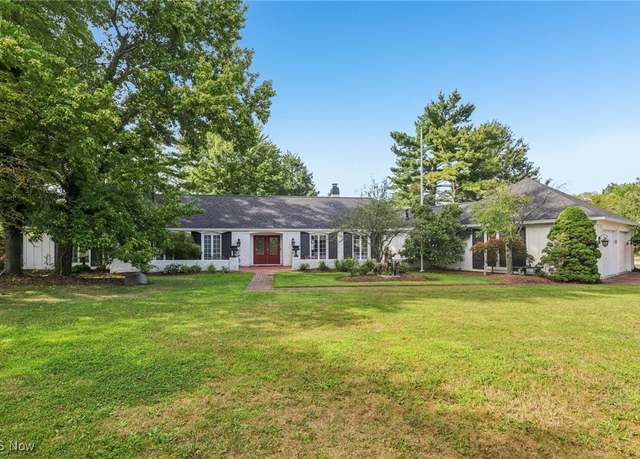 Property at 18336 Falling Water Rd, Strongsville, OH 44136, 4 beds, 2.5 baths