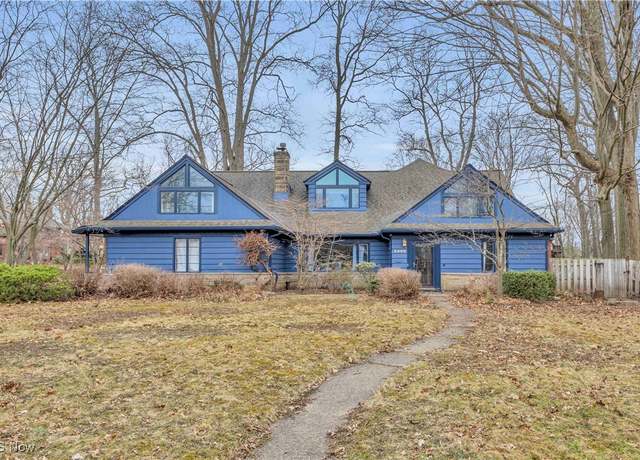 Property at 2880 Berkshire Rd, Cleveland Heights, OH 44118, 6 beds, 2.5 baths