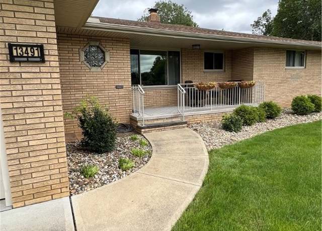 Property at 13491 Pineview Ct, Middleburg Heights, OH 44130, 4 beds, 3 baths