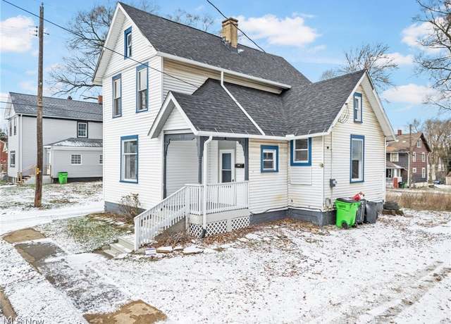 Property at 452 E Summit St, Alliance, OH 44601, 2 beds, 2 baths