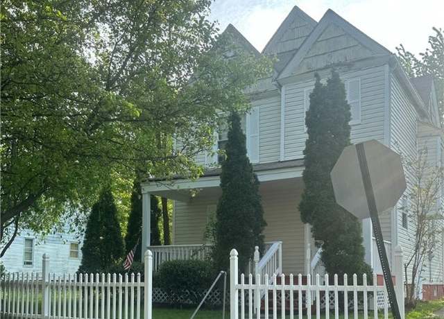Property at 913 Shorb Ave NW, Canton, OH 44703, 3 beds, 1 bath