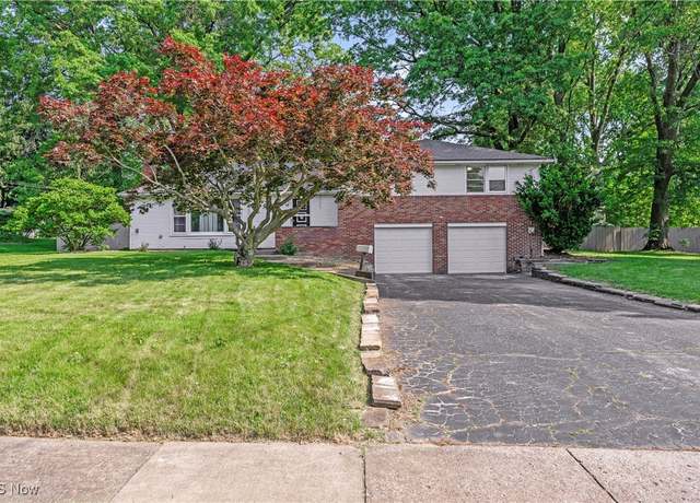 Property at 206 Franks Ave, Wadsworth, OH 44281, 3 beds, 2 baths