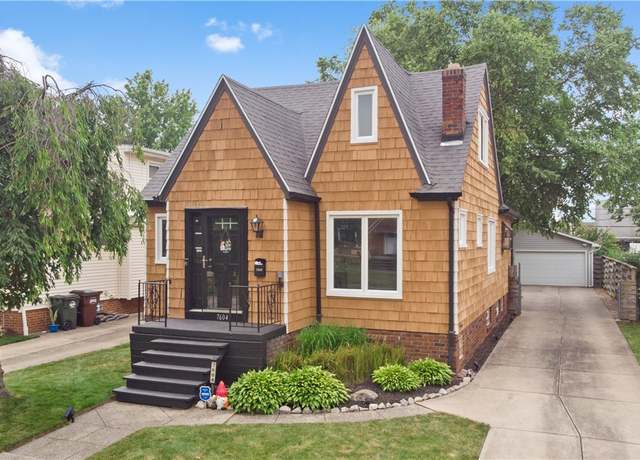 Property at 7604 Spring Garden Rd, Parma, OH 44129, 3 beds, 1 bath