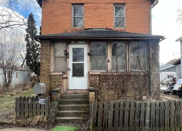 Property at 22841 Lake Park Blvd, Alliance, OH 44601, 3 beds, 1.5 baths