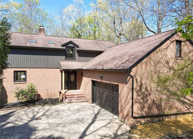 Property at 260 Sand Run Rd, Akron, OH 44313, 3 beds, 2.5 baths