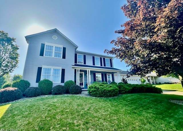 Property at 1090 Lanedale St NW, Massillon, OH 44647, 3 beds, 2.5 baths