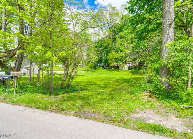 Property at 169 Evergreen St, Barberton, OH 44203