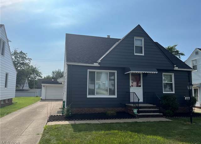 Property at 5318 Elmwood Ave, Maple Heights, OH 44137, 3 beds, 2 baths