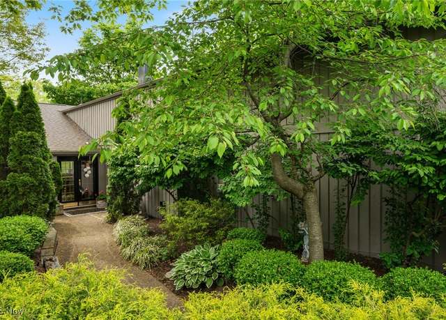 Property at 540 Bent Creek Oval, Aurora, OH 44202, 4 beds, 4.5 baths