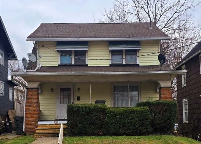 Property at 1458 Rowland Ave NE, Canton, OH 44705, 3 beds, 1 bath