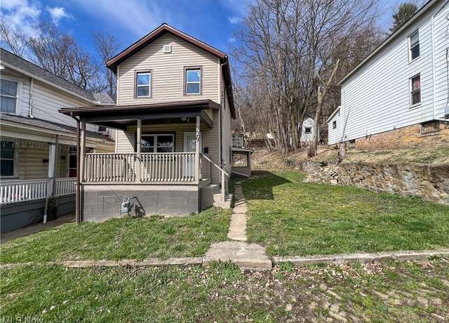 Property at 929 Bank St, East Liverpool, OH 43920, 3 beds, 1 bath