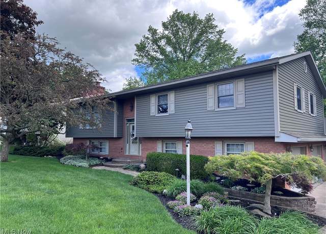 Property at 1117 Jennifer Dr, Dover, OH 44622, 4 beds, 3 baths