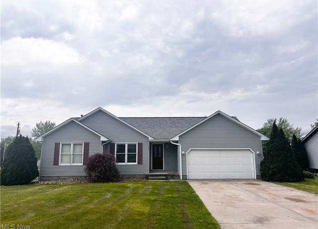 Property at 676 Harvard Pl, Austintown, OH 44515, 3 beds, 2 baths