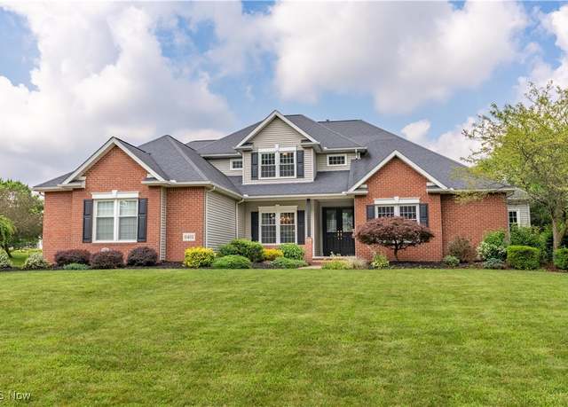 Property at 6451 Shenandoah Ave NW, Canton, OH 44718, 5 beds, 4.5 baths