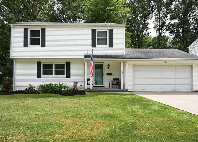 Property at 229 Pinehurst Rd, Munroe Falls, OH 44262, 4 beds, 2 baths