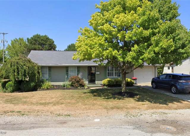 Property at 225 Gilcher Ct, Sandusky, OH 44870, 3 beds, 1.5 baths