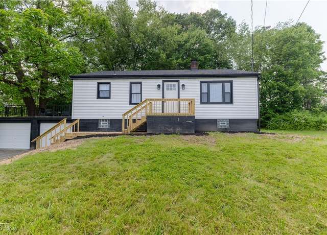 Property at 490 Bedford Rd SE, Brookfield, OH 44403, 3 beds, 1 bath