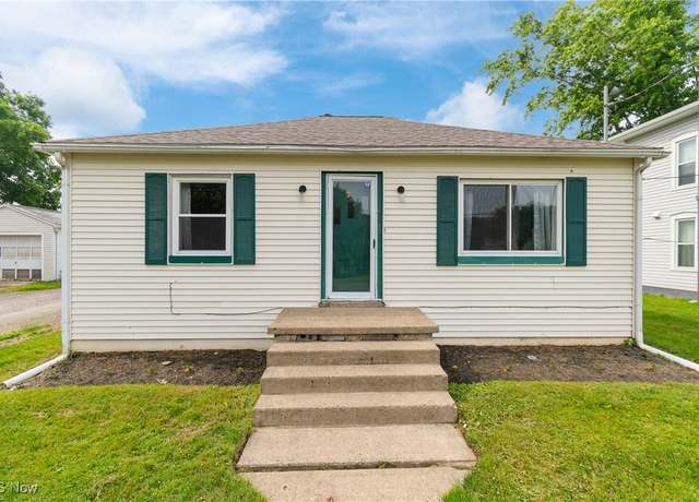 Property at 365 E Robinson St, Shreve, OH 44676, 2 beds, 1.5 baths