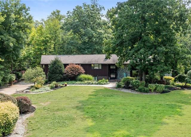 Property at 479 Hickory Hill Dr, Mayfield Village, OH 44143, 4 beds, 3.5 baths