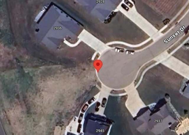 Property at 2944 Sunset Dr, Uniontown, OH 44685
