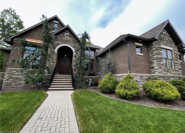 Property at 35 Skyview Dr, Parkersburg, WV 26101, 5 beds, 5.5 baths