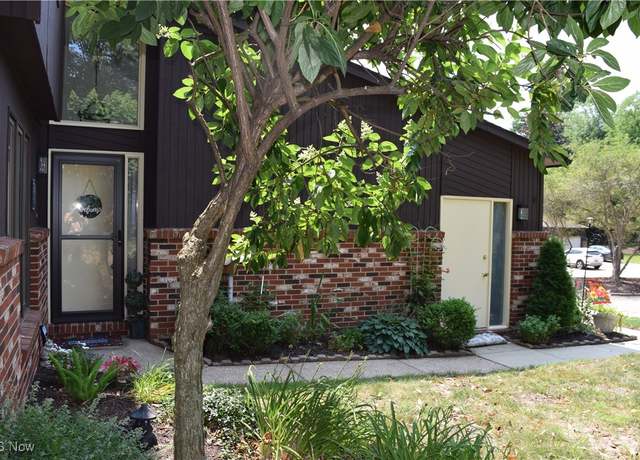 Property at 8368 Villa Marina Ct, Mentor, OH 44060, 2 beds, 1.5 baths