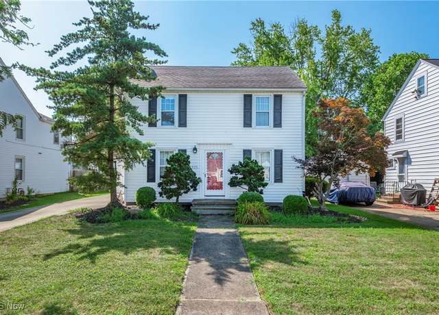 Property at 2500 S Jefferson Blvd, Lorain, OH 44052, 4 beds, 2 baths