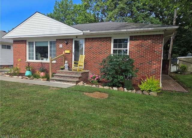 Property at 685 E 300th St, Willowick, OH 44095, 2 beds, 2 baths