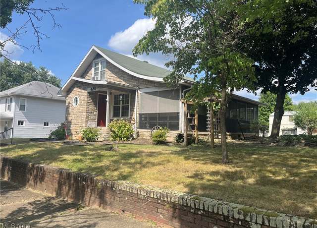 Property at 420 N 14th St, Cambridge, OH 43725, 3 beds, 3 baths